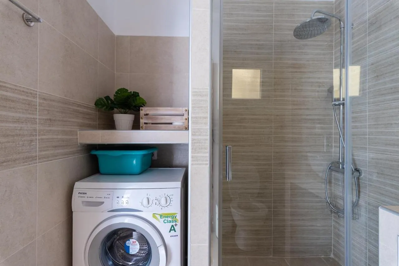 90 négyzetméteres, 2 hálószobás, 1 saját fürdőszobával rendelkező Apartman Vadaris-Dikastiria negye Szaloniki