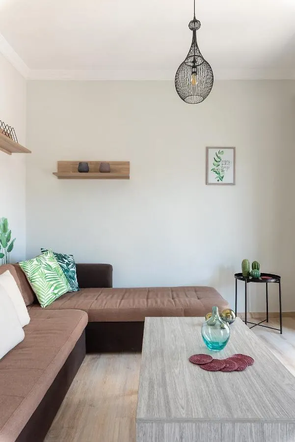 90 négyzetméteres, 2 hálószobás, 1 saját fürdőszobával rendelkező Apartman Vadaris-Dikastiria negye Szaloniki